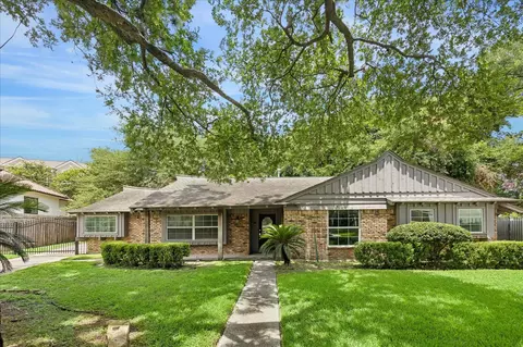 214 Mignon Ln, Houston, TX 77024