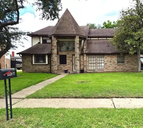 15318 Bonita Springs Dr, Houston, TX 77083