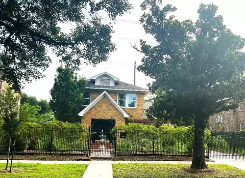 2417 Blodgett St, Houston, TX 77004