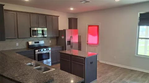 11263 White Rock Rd, Conroe, TX 77306