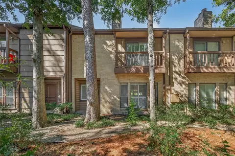 11711 Memorial Dr #13, Houston, TX 77024