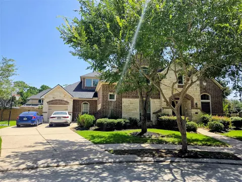 16114 Finnigans Cir, Houston, TX 77044