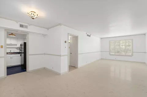2601 Bellefontaine St #B105, Houston, TX 77025