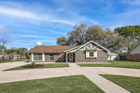 5006 Homewood Ln, Baytown, TX 77521