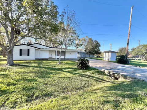 3806 Peck St, Santa Fe, TX 77517
