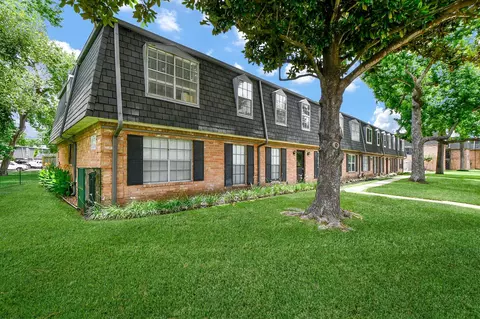 9001 Gaylord St #4, Houston, TX 77024