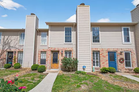 6700 Richardson Rd #305, Houston, TX 77069