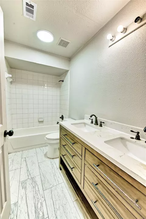 Bath - 18902 Tranquility Dr, Humble, TX 77346 photo 2 of 4