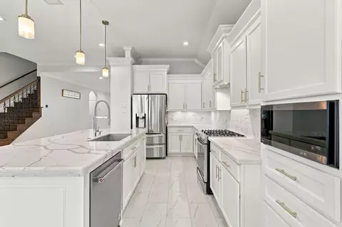 Kitchen - 1706 Elmside Ct, Conroe, TX 77301 photo 4 of 5