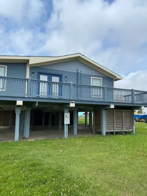 989 Alberdie Dr, Crystal Beach, TX 77650