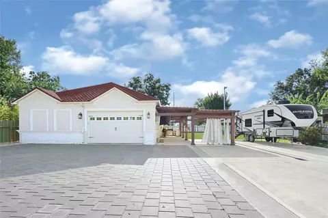 509 Joan Of Arc Dr, Hempstead, TX 77445