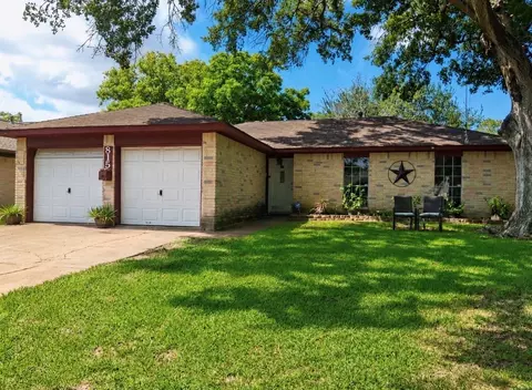 815 Redway Ln, Houston, TX 77062