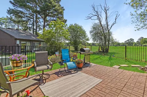 17 Townhouse Ln, Trinity, TX 75862