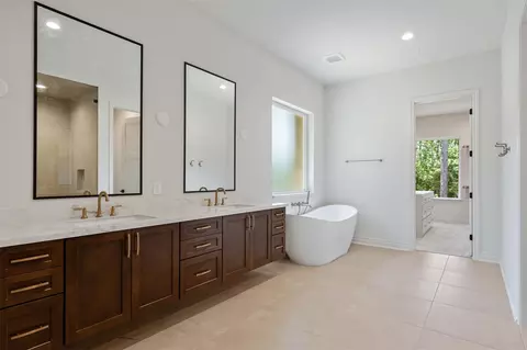 Bath - 15646 Forest Grove Dr, Willis, TX 77378 photo 1 of 1