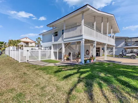 16614 Jamaica Inn Rd, Jamaica Beach, TX 77554