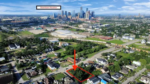 2319 Lorraine St, Houston, TX 77026