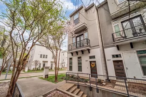 5849 E Post Oak Ln, Houston, TX 77055