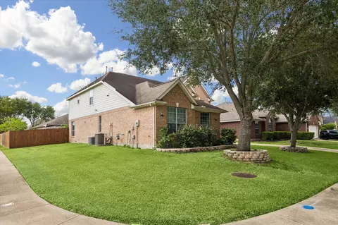 13703 Hudson Ct, Sugar Land, TX 77498