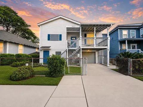 2809 Bernardo De Galvez Ave, Galveston, TX 77550