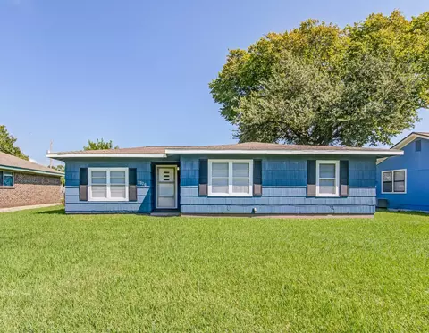2206 15th Ave N, Texas City, TX 77590