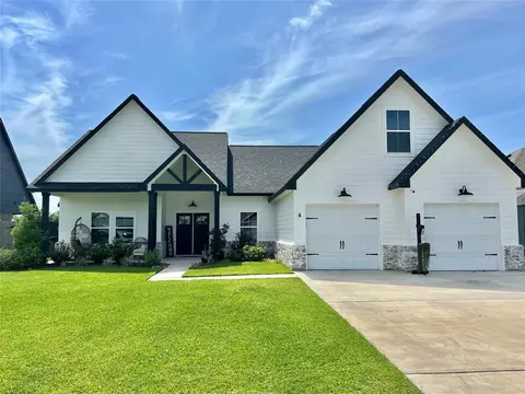 6 Greystone Ct, Angleton, TX 77515 photo 1