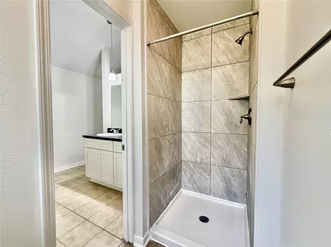 Bath - 9410 Dundalk St, Spring, TX 77379 photo 3 of 4