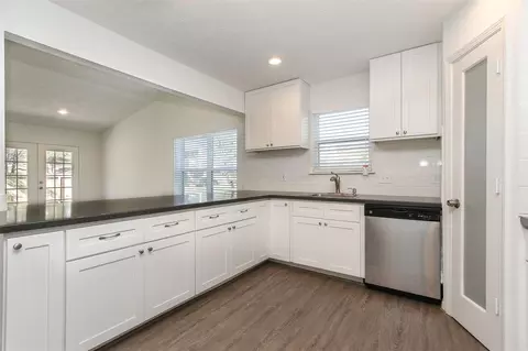 Kitchen - 9410 Dundalk St, Spring, TX 77379 photo 3 of 4