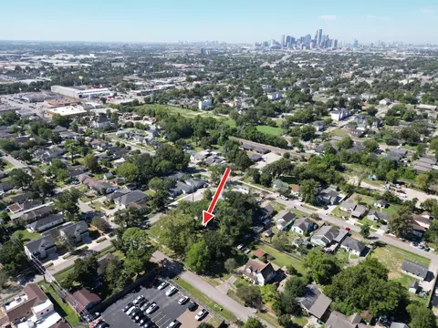 434 Hoffman St, Houston, TX 77020