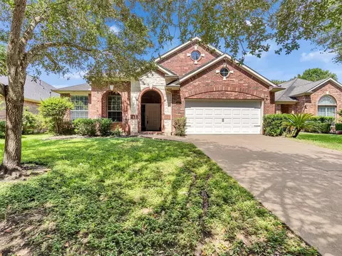 307 Autumn Creek Ln, Richmond, TX 77406
