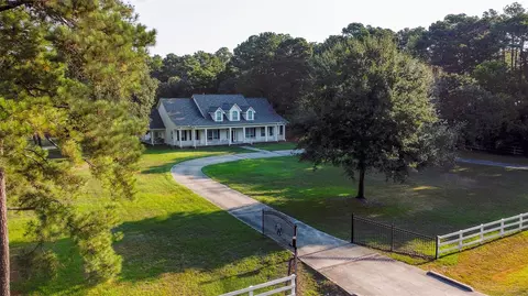 20002 Country Lake Dr, Magnolia, TX 77355