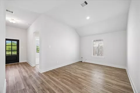 Entry Way - 9830 N Goshawk Trl, Conroe, TX 77385 photo 2 of 9