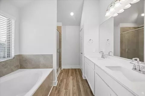 Entry Way - 9830 N Goshawk Trl, Conroe, TX 77385 photo 6 of 9