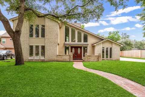 11607 Leaning Pine Dr, Houston, TX 77070