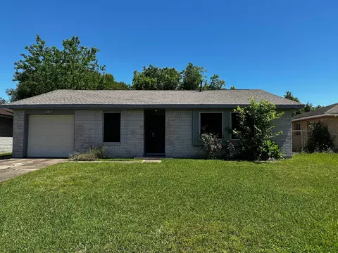 12815 Segrest Dr, Houston, TX 77047