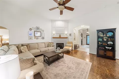 30 S Creekmist Pl, The Woodlands, TX 77385