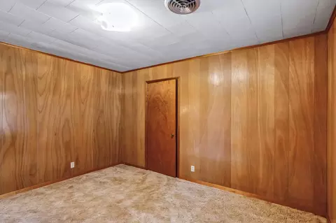 Bedroom - 3010 Lamar Cir, El Campo, TX 77437 photo 10 of 12