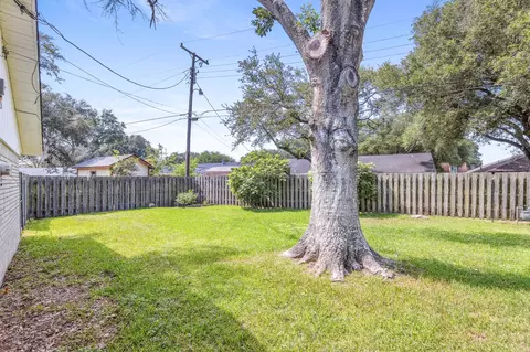 Exterior - 3010 Lamar Cir, El Campo, TX 77437 photo 6 of 10