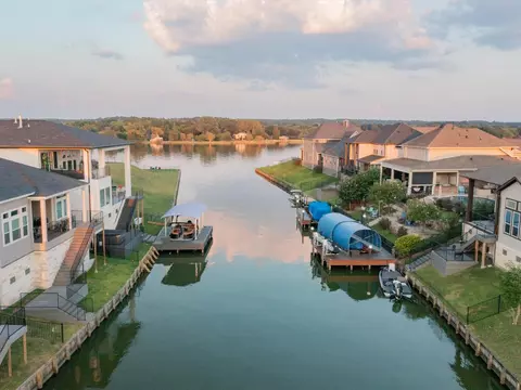 10724 S Lake Mist Ln, Willis, TX 77318
