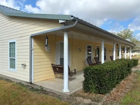 Exterior - 301 Beech St, Calvert, TX 77837 photo 4 of 5
