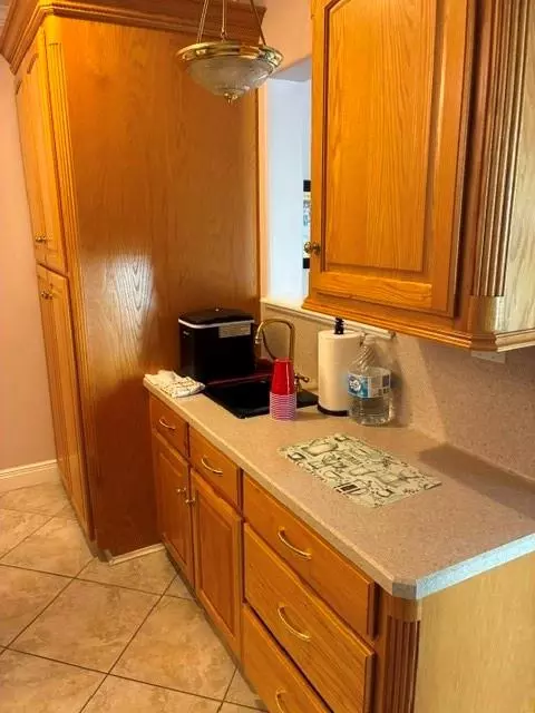 Kitchen - 301 Beech St, Calvert, TX 77837 photo 2 of 3