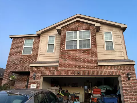 2706 Regatta Ln, La Marque, TX 77568