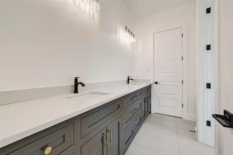 Bath - 15020 Tybee Ln, Conroe, TX 77306 photo 4 of 6