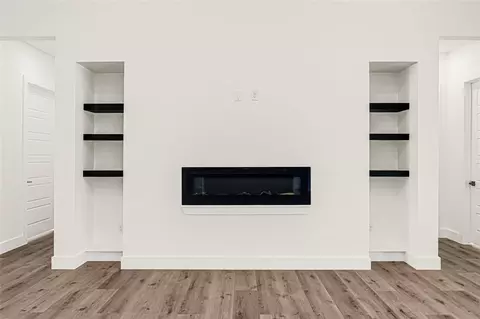 Living - 15020 Tybee Ln, Conroe, TX 77306 photo 2 of 5