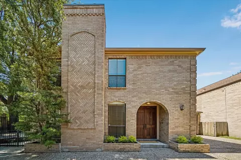 2522 Nantucket Dr #A, Houston, TX 77057
