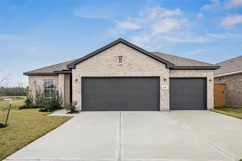 650 Escondido Dr, Dayton, TX 77535