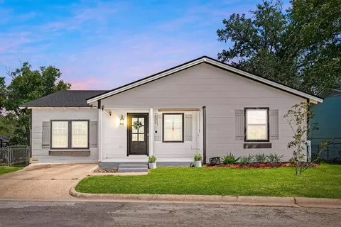 415 N Baron St, Bellville, TX 77418
