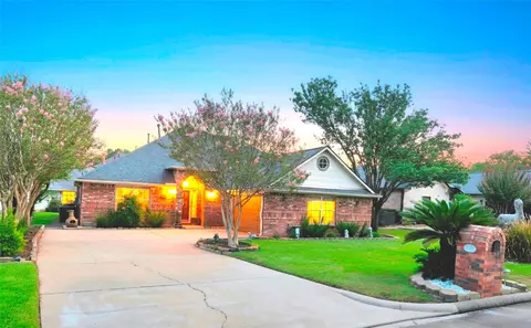 220 April Waters Dr W, Montgomery, TX 77356