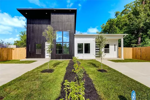 6710 Kassarine Pass #A/B, Houston, TX 77033
