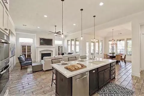82 N Braided Branch Dr, The Woodlands, TX 77375