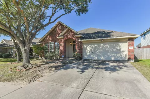 9902 Memorial Crossing Dr, Tomball, TX 77375